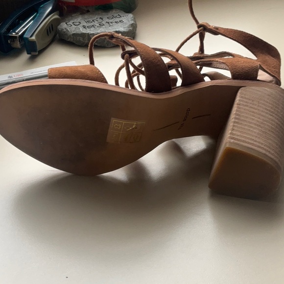 Dolce Vita 3.5” Stacked Gladiator SuedeSandals - Picture 5 of 8